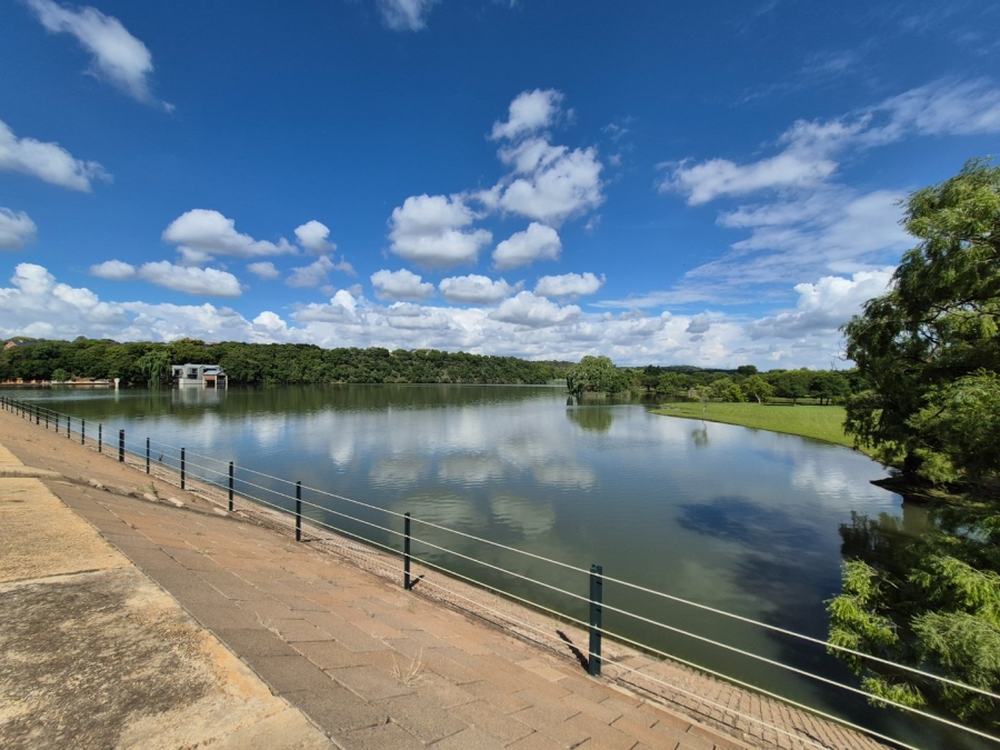 Commercial Property for Sale in Waterlake Farm Lifestyle Estate Gauteng
