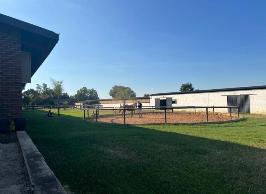 Commercial Property for Sale in Waterlake Farm Lifestyle Estate Gauteng