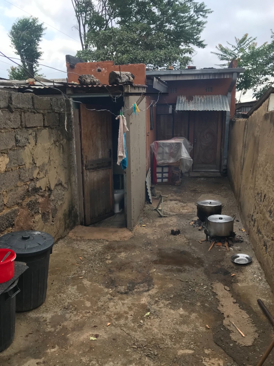1 Bedroom Property for Sale in Jabavu Gauteng