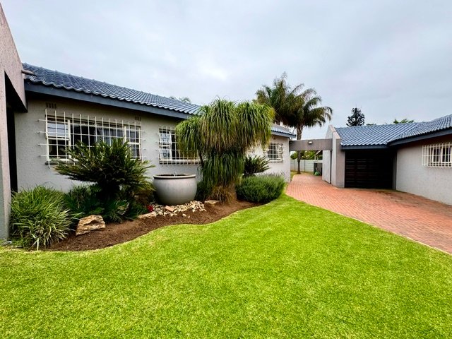 3 Bedroom Property for Sale in Aston Manor Gauteng