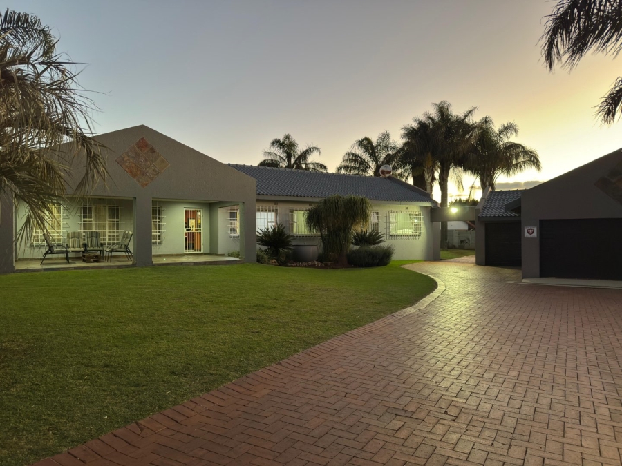3 Bedroom Property for Sale in Aston Manor Gauteng