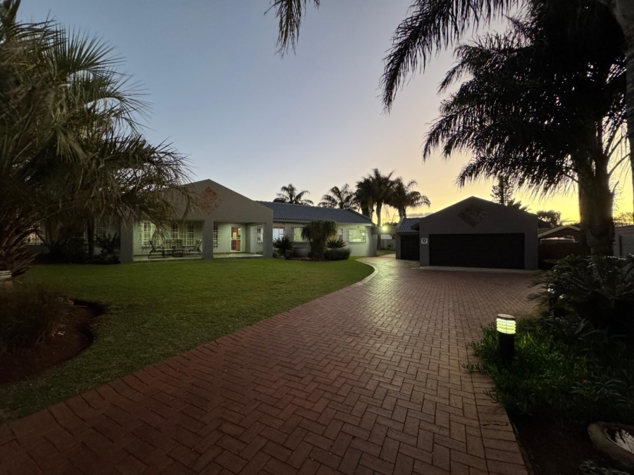 3 Bedroom Property for Sale in Aston Manor Gauteng