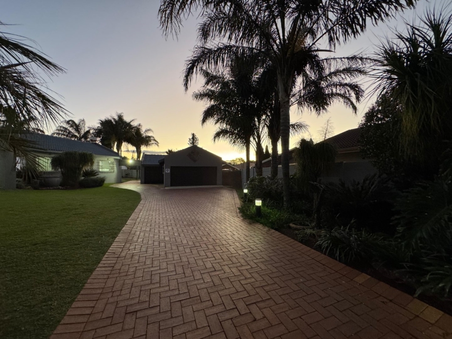 3 Bedroom Property for Sale in Aston Manor Gauteng