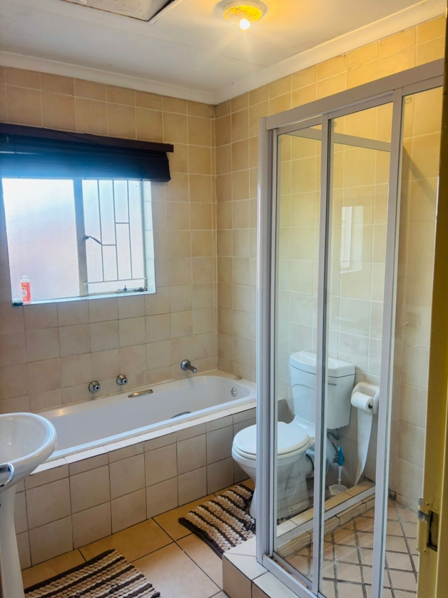 3 Bedroom Property for Sale in Heuwelsig Estate Gauteng