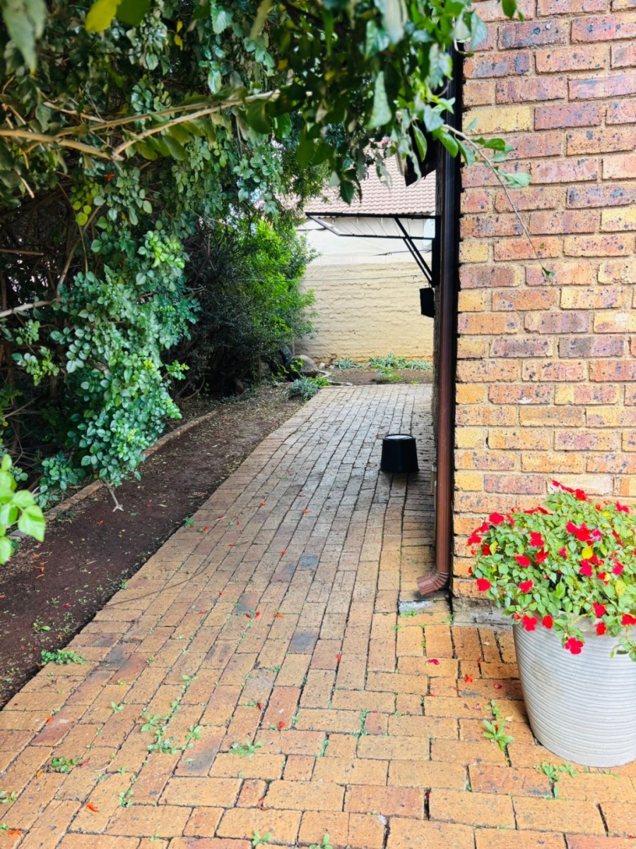 3 Bedroom Property for Sale in Heuwelsig Estate Gauteng