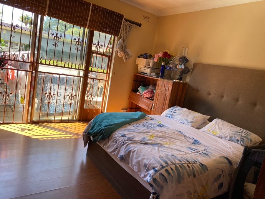  Bedroom Property for Sale in Fontainebleau Gauteng