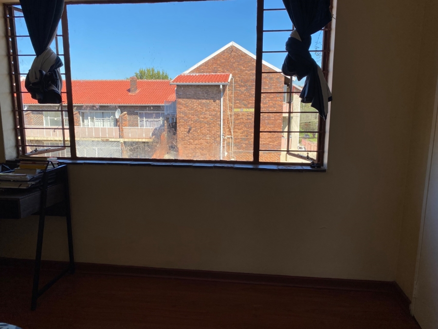  Bedroom Property for Sale in Fontainebleau Gauteng