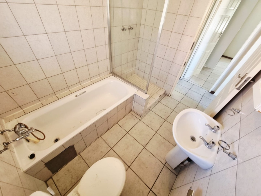 2 Bedroom Property for Sale in Comet Gauteng