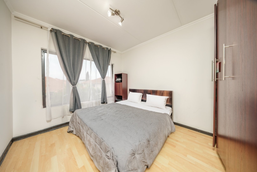 2 Bedroom Property for Sale in Greenstone Hill Gauteng