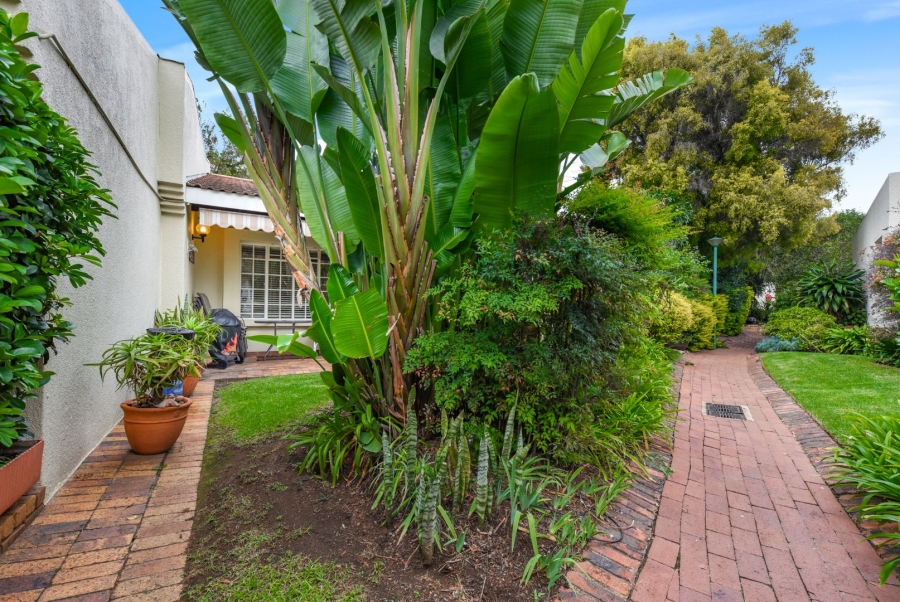 2 Bedroom Property for Sale in Magaliessig Gauteng