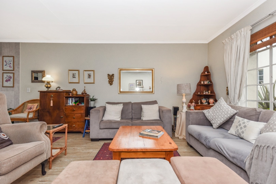 2 Bedroom Property for Sale in Magaliessig Gauteng