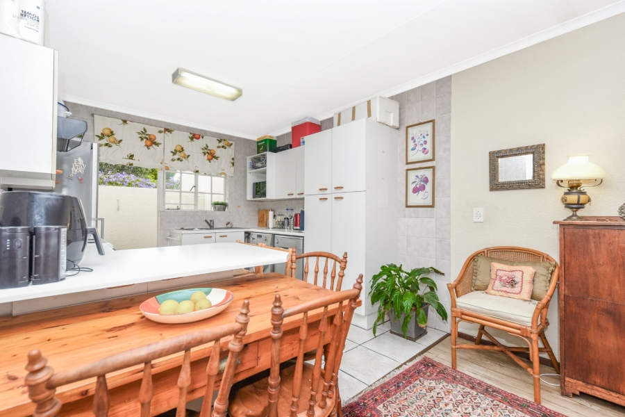 2 Bedroom Property for Sale in Magaliessig Gauteng