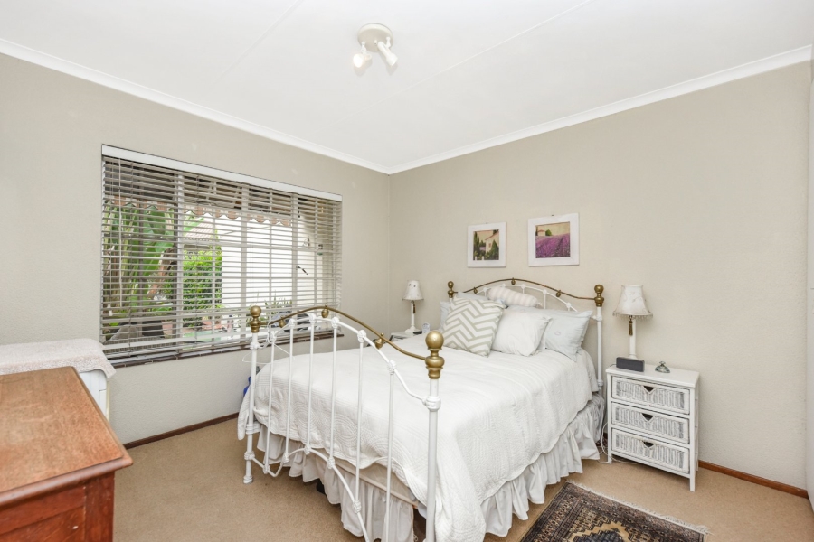 2 Bedroom Property for Sale in Magaliessig Gauteng