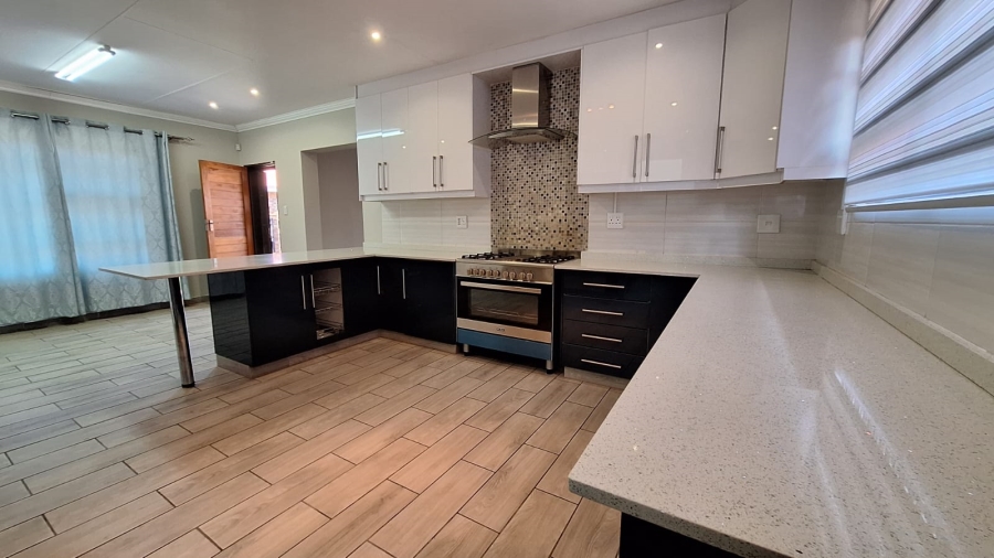 3 Bedroom Property for Sale in Kookrus Gauteng