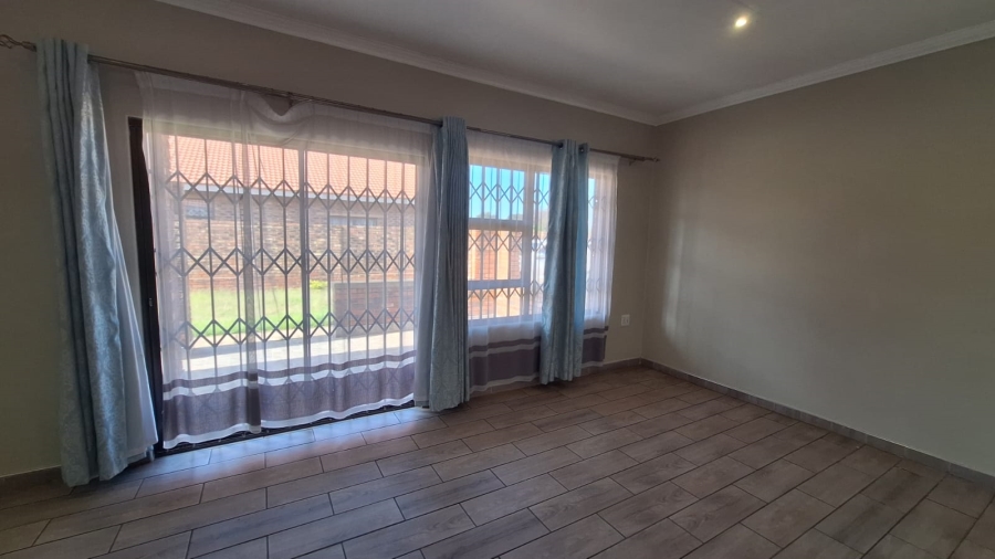 3 Bedroom Property for Sale in Kookrus Gauteng