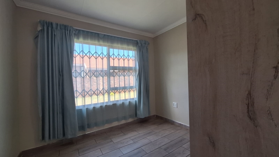 3 Bedroom Property for Sale in Kookrus Gauteng