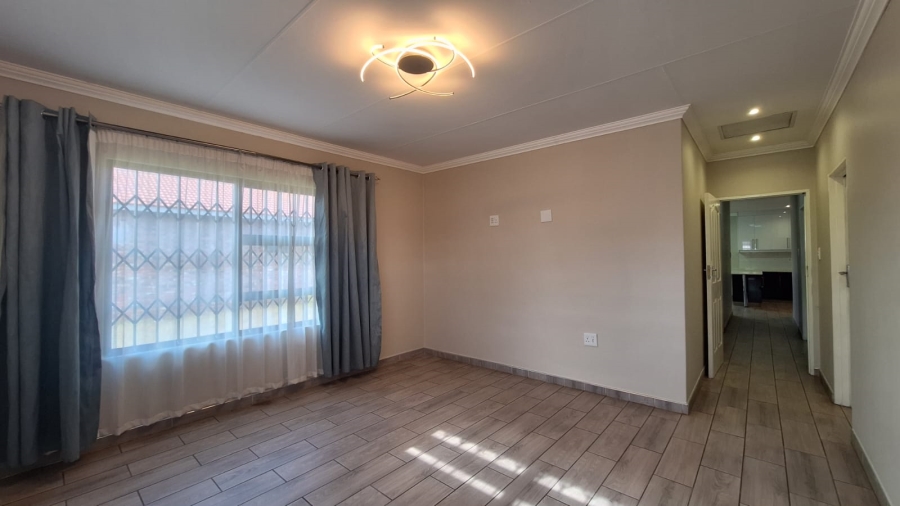 3 Bedroom Property for Sale in Kookrus Gauteng