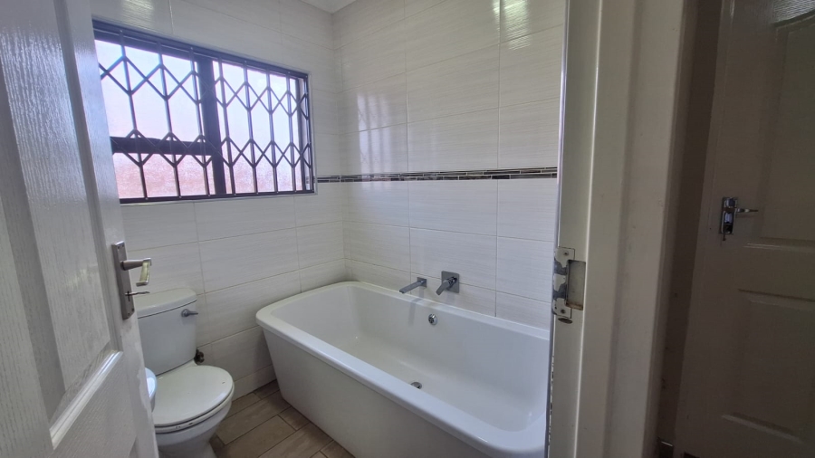 3 Bedroom Property for Sale in Kookrus Gauteng