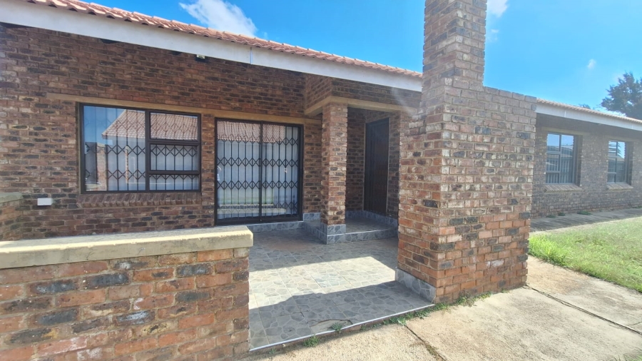 3 Bedroom Property for Sale in Kookrus Gauteng
