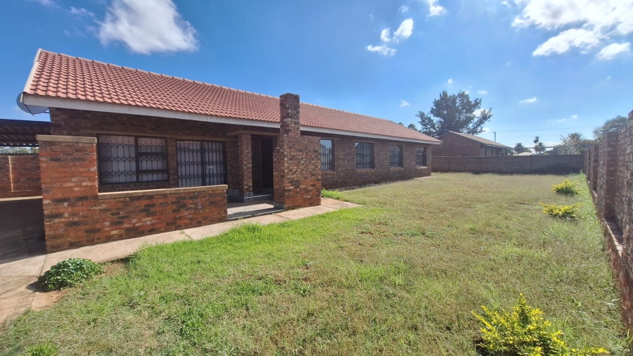 3 Bedroom Property for Sale in Kookrus Gauteng