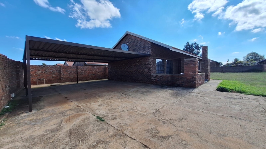 3 Bedroom Property for Sale in Kookrus Gauteng