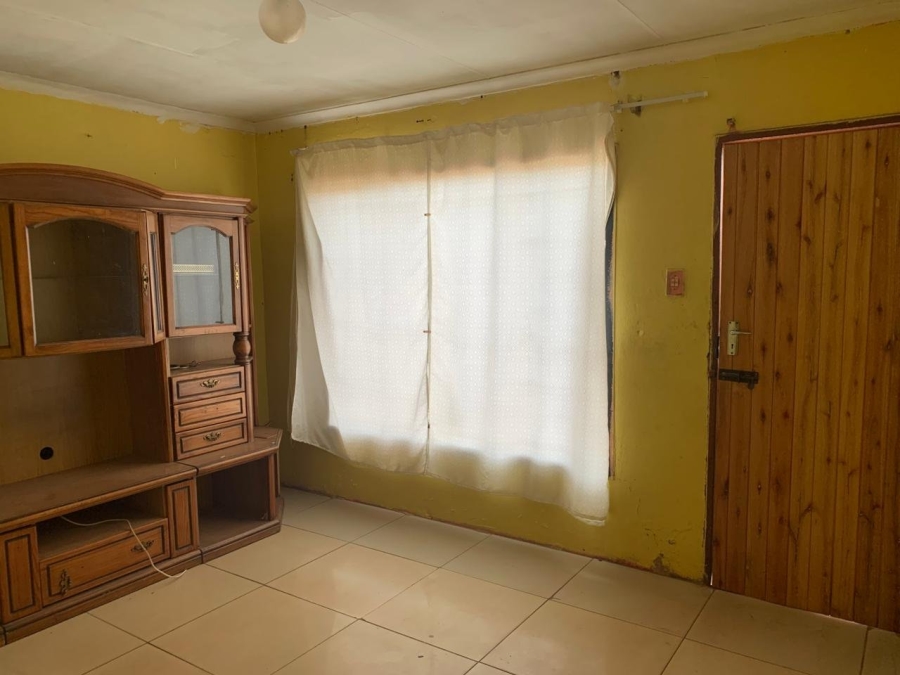 2 Bedroom Property for Sale in Mohlakeng Gauteng