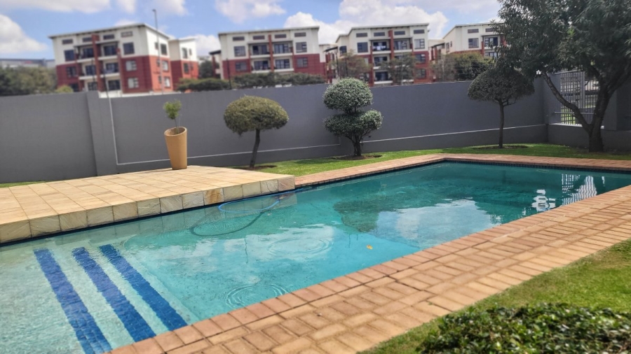 2 Bedroom Property for Sale in Waterstone Park Gauteng