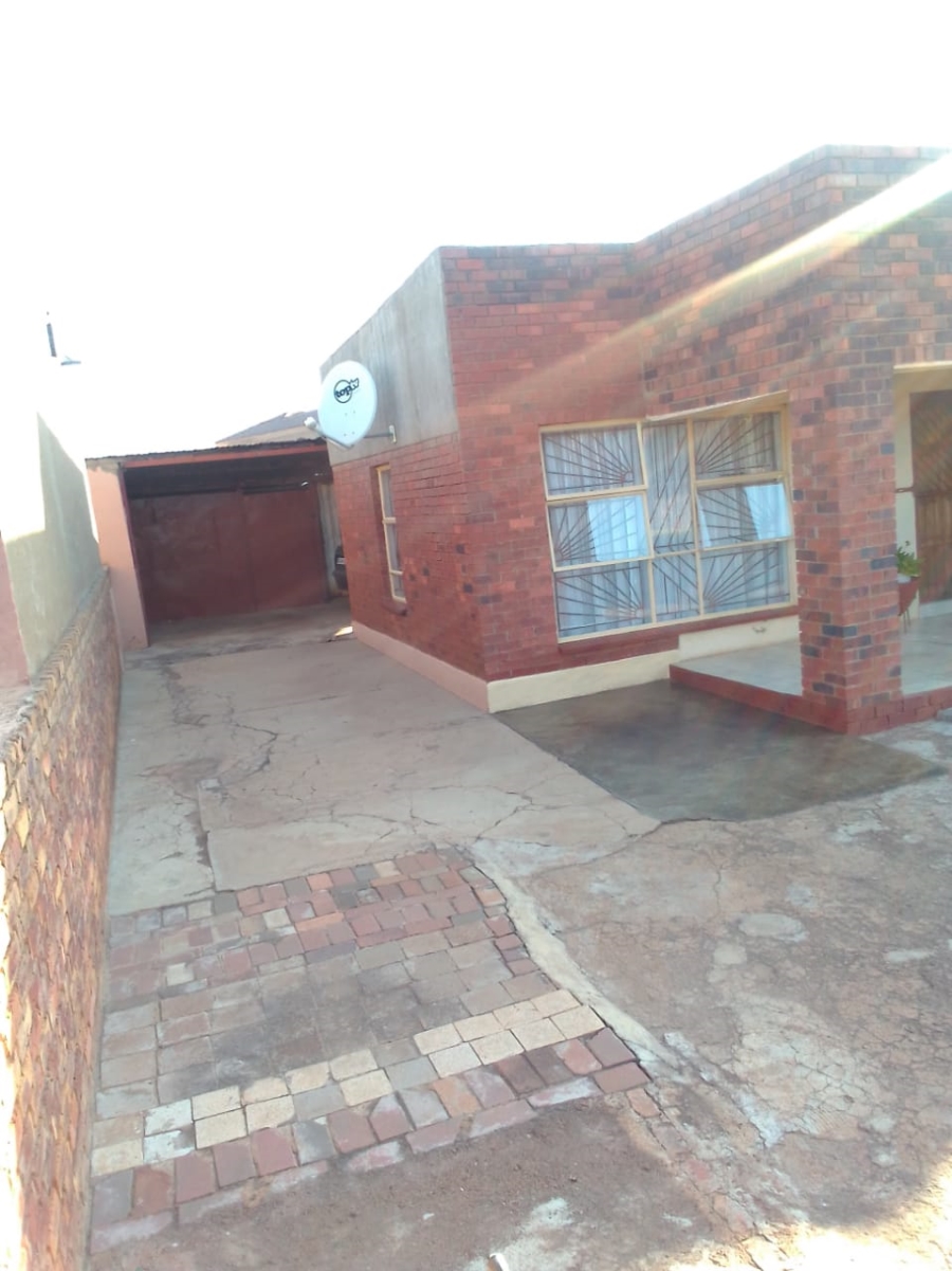 2 Bedroom Property for Sale in Soshanguve HH Gauteng
