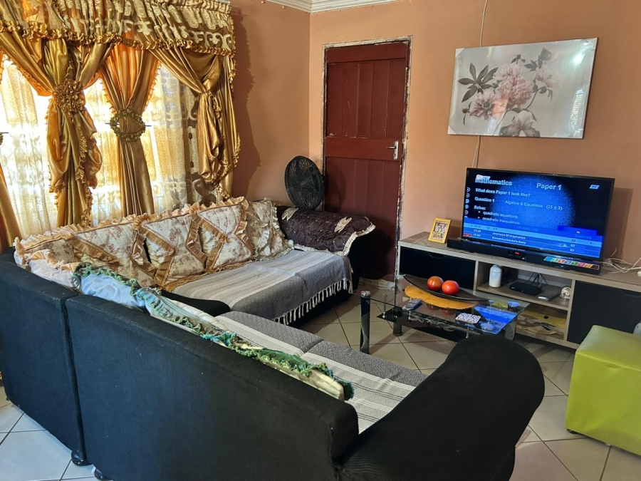 2 Bedroom Property for Sale in Soshanguve HH Gauteng