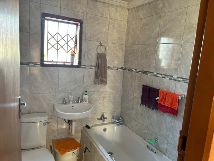 2 Bedroom Property for Sale in Soshanguve HH Gauteng