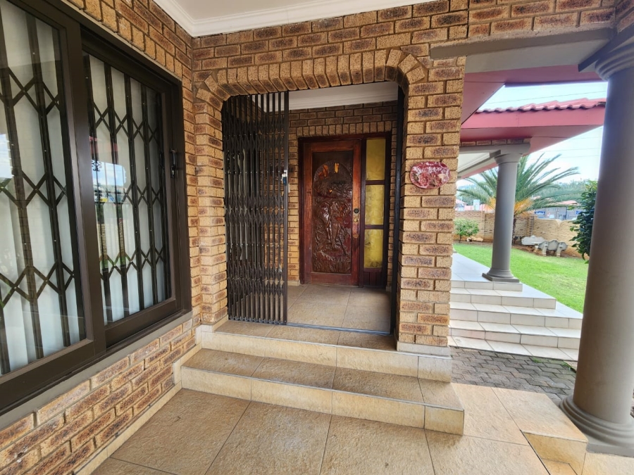 To Let Commercial Property for Rent in Glenanda Gauteng