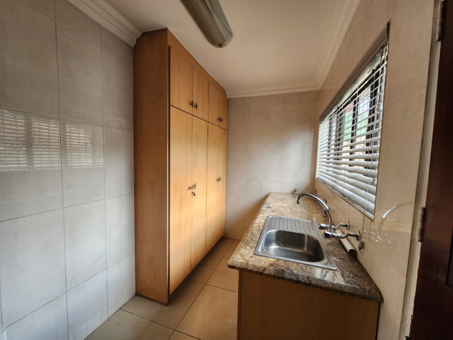 To Let Commercial Property for Rent in Glenanda Gauteng