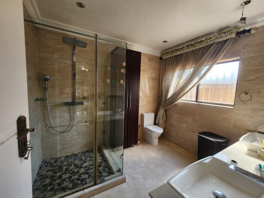 To Let Commercial Property for Rent in Glenanda Gauteng