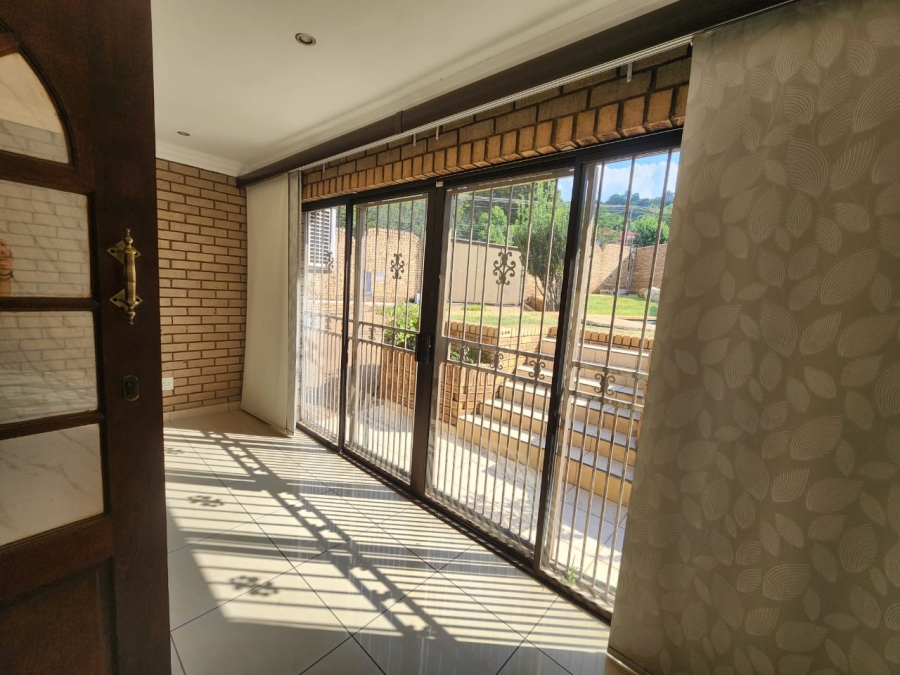 To Let Commercial Property for Rent in Glenanda Gauteng