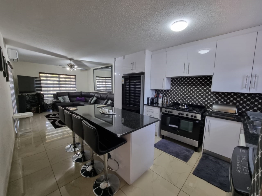 3 Bedroom Property for Sale in New Market Park Gauteng