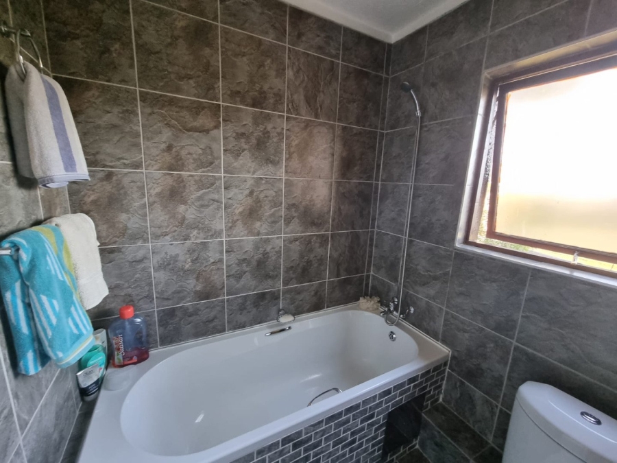 3 Bedroom Property for Sale in New Market Park Gauteng