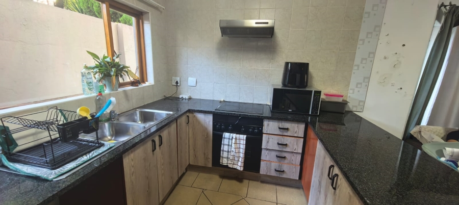 To Let 2 Bedroom Property for Rent in Kyalami Hills Gauteng