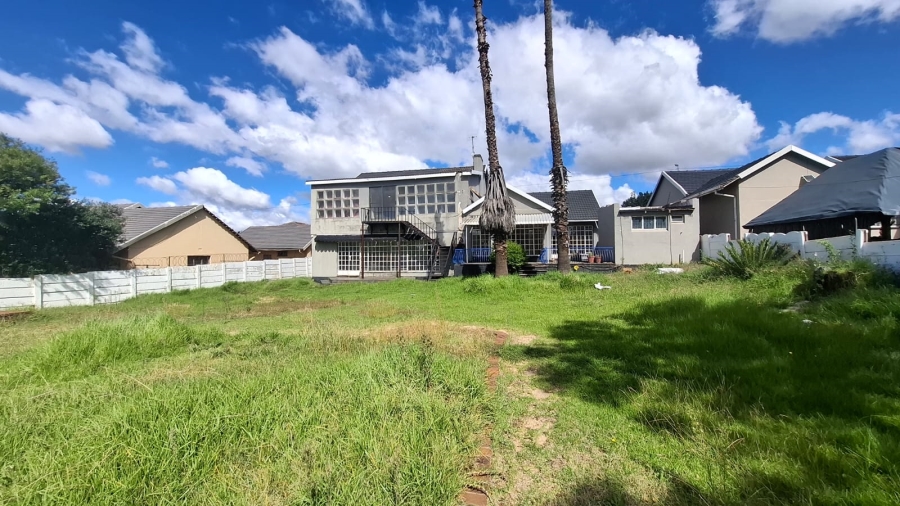 6 Bedroom Property for Sale in Mondeor Gauteng