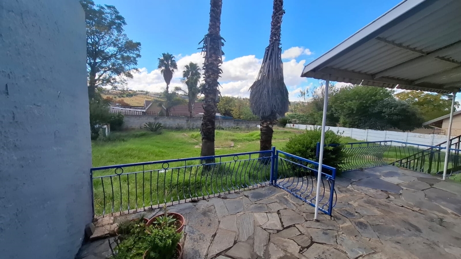 6 Bedroom Property for Sale in Mondeor Gauteng