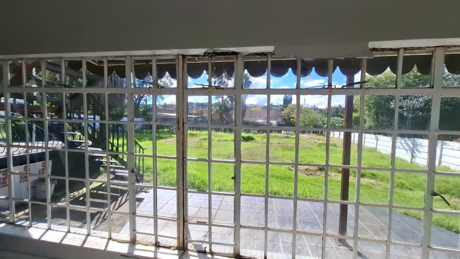6 Bedroom Property for Sale in Mondeor Gauteng