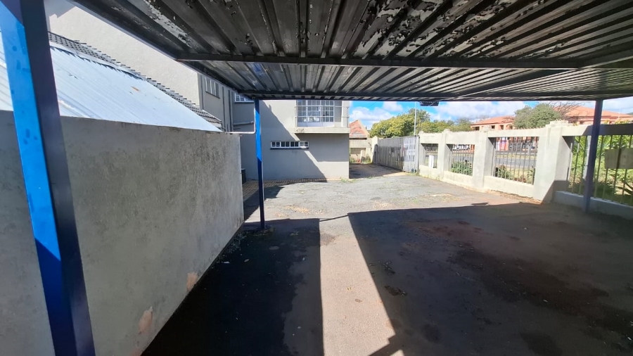 6 Bedroom Property for Sale in Mondeor Gauteng