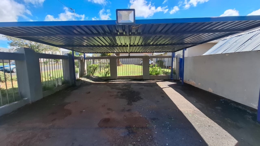 6 Bedroom Property for Sale in Mondeor Gauteng