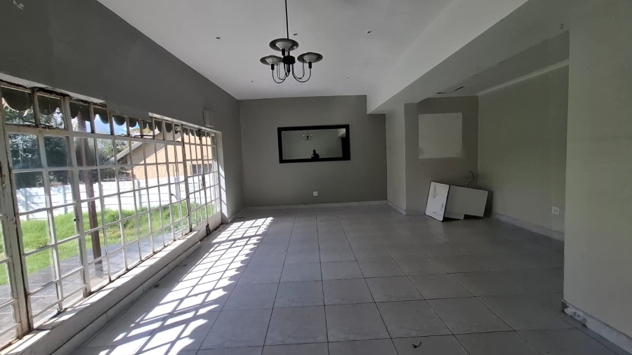 6 Bedroom Property for Sale in Mondeor Gauteng