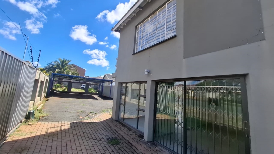 6 Bedroom Property for Sale in Mondeor Gauteng