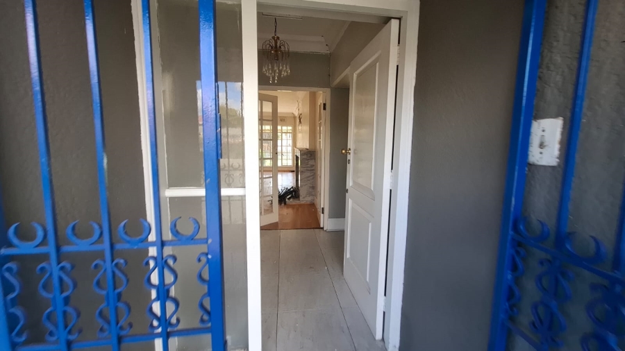 6 Bedroom Property for Sale in Mondeor Gauteng