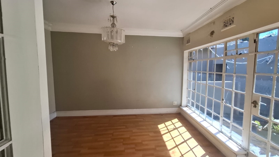 6 Bedroom Property for Sale in Mondeor Gauteng