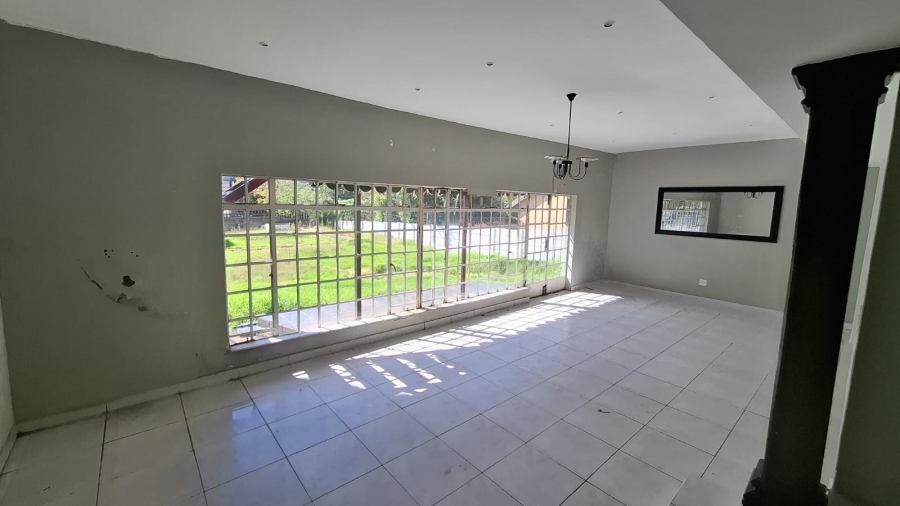 6 Bedroom Property for Sale in Mondeor Gauteng