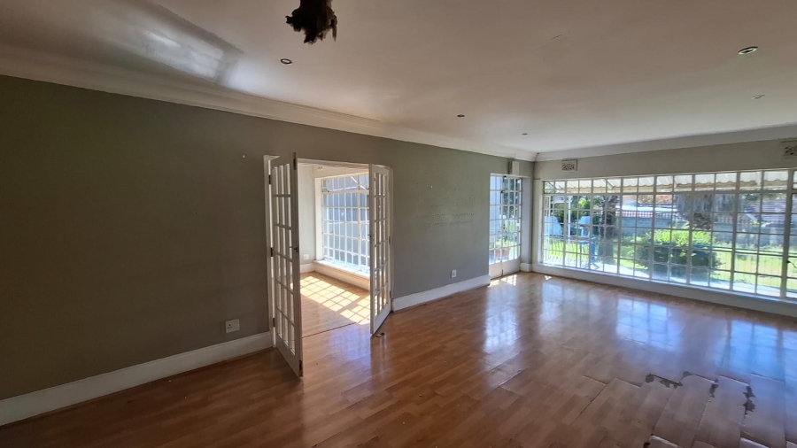 6 Bedroom Property for Sale in Mondeor Gauteng