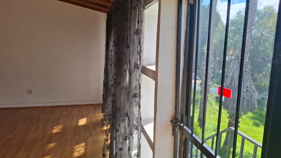 6 Bedroom Property for Sale in Mondeor Gauteng