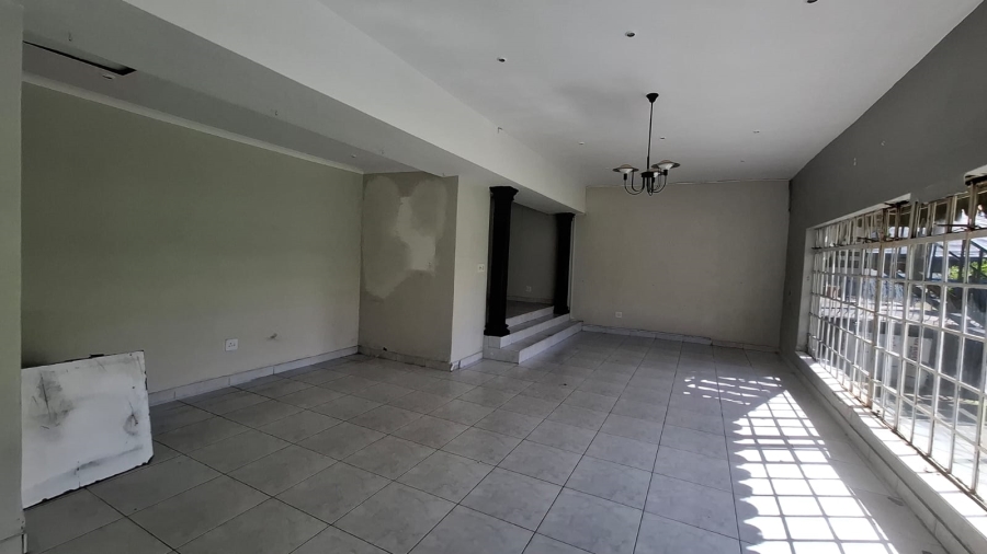 6 Bedroom Property for Sale in Mondeor Gauteng